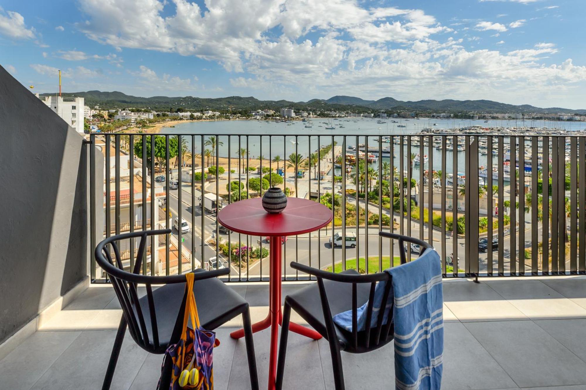 Hotel Vibra District - Adults Only Сан-Антонио-Абад Экстерьер фото