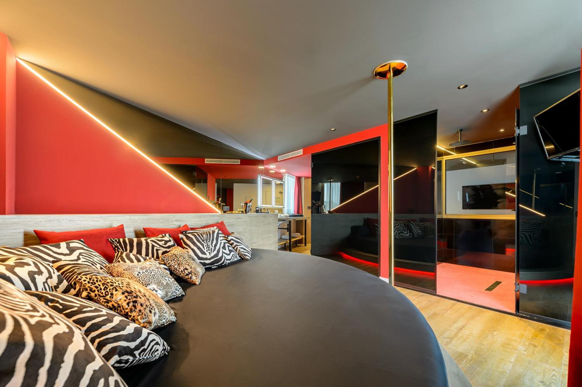 Hotel Vibra District - Adults Only Сан-Антонио-Абад Экстерьер фото