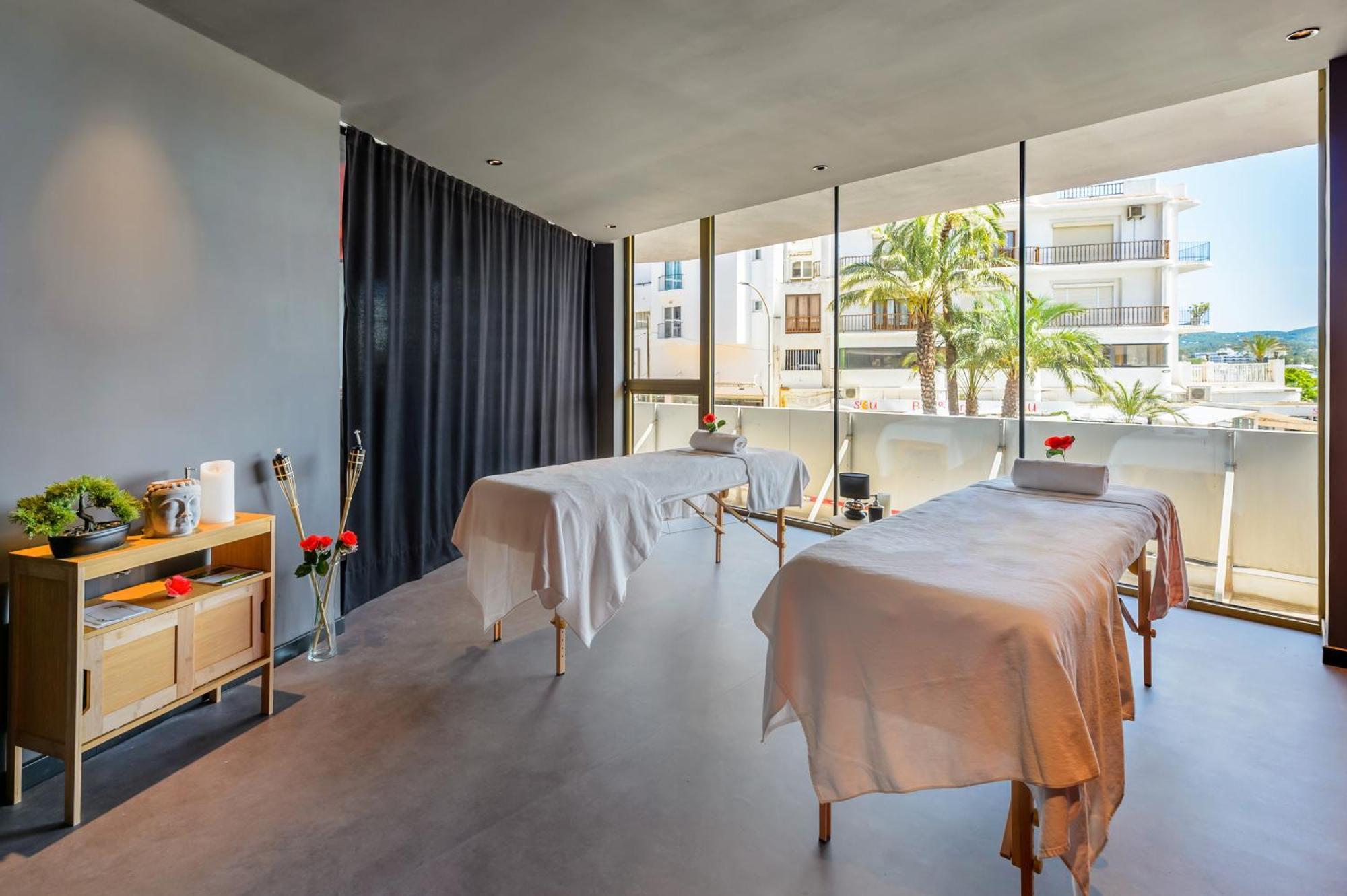 Hotel Vibra District - Adults Only Сан-Антонио-Абад Экстерьер фото